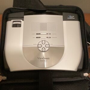 ViewSonic PJ256D Micro-portable DLP Projector With Carrying Case Manual Cords